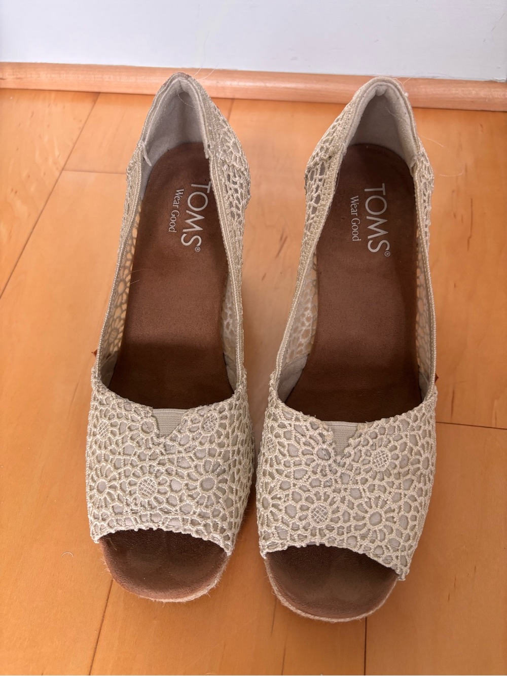 Toms Lace Espadrille Wedge Peep-Toe in Cream - Picture 2 of 6